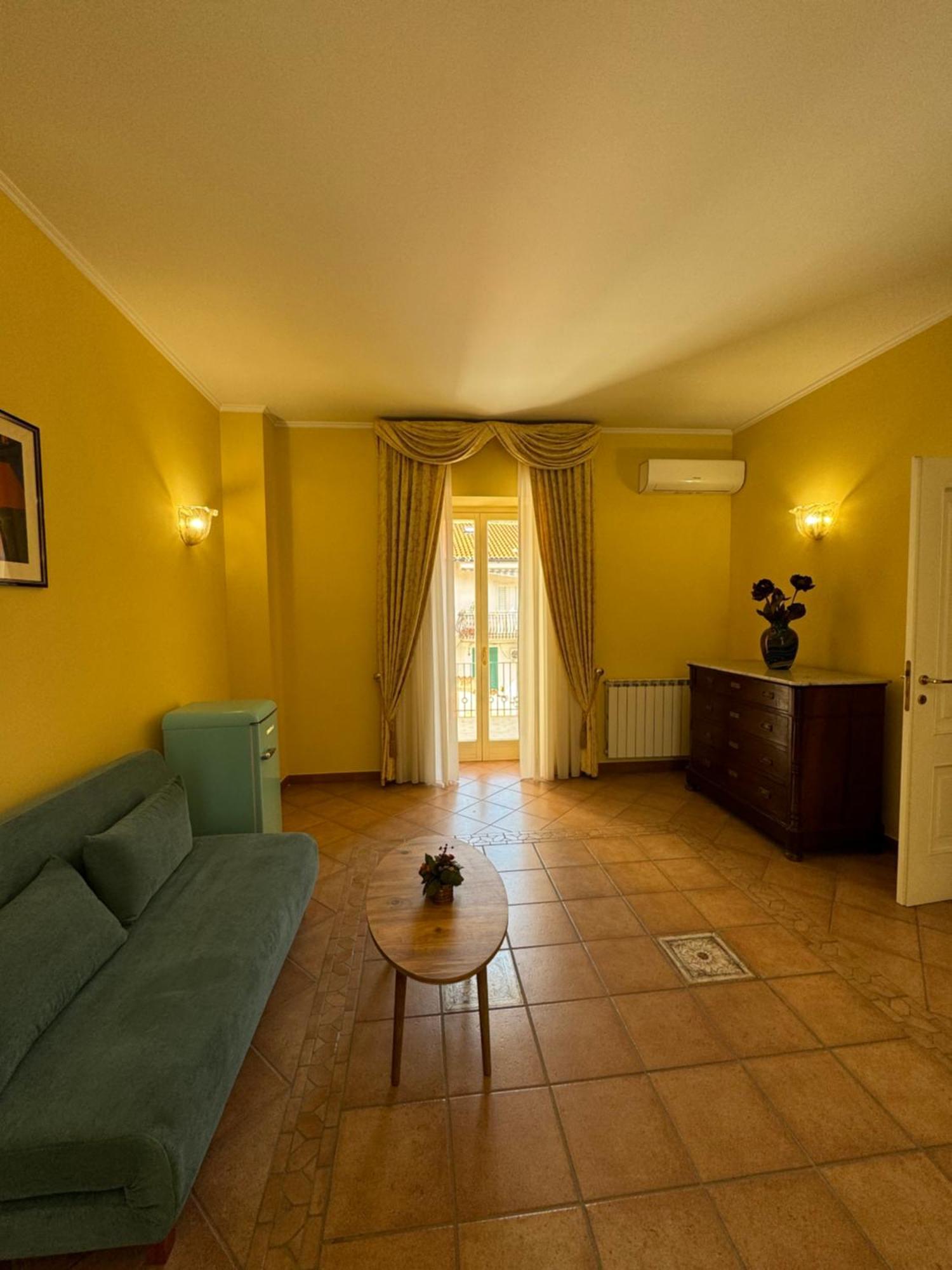 Casa Pepe - Fondi Vertice Rooms Εξωτερικό φωτογραφία