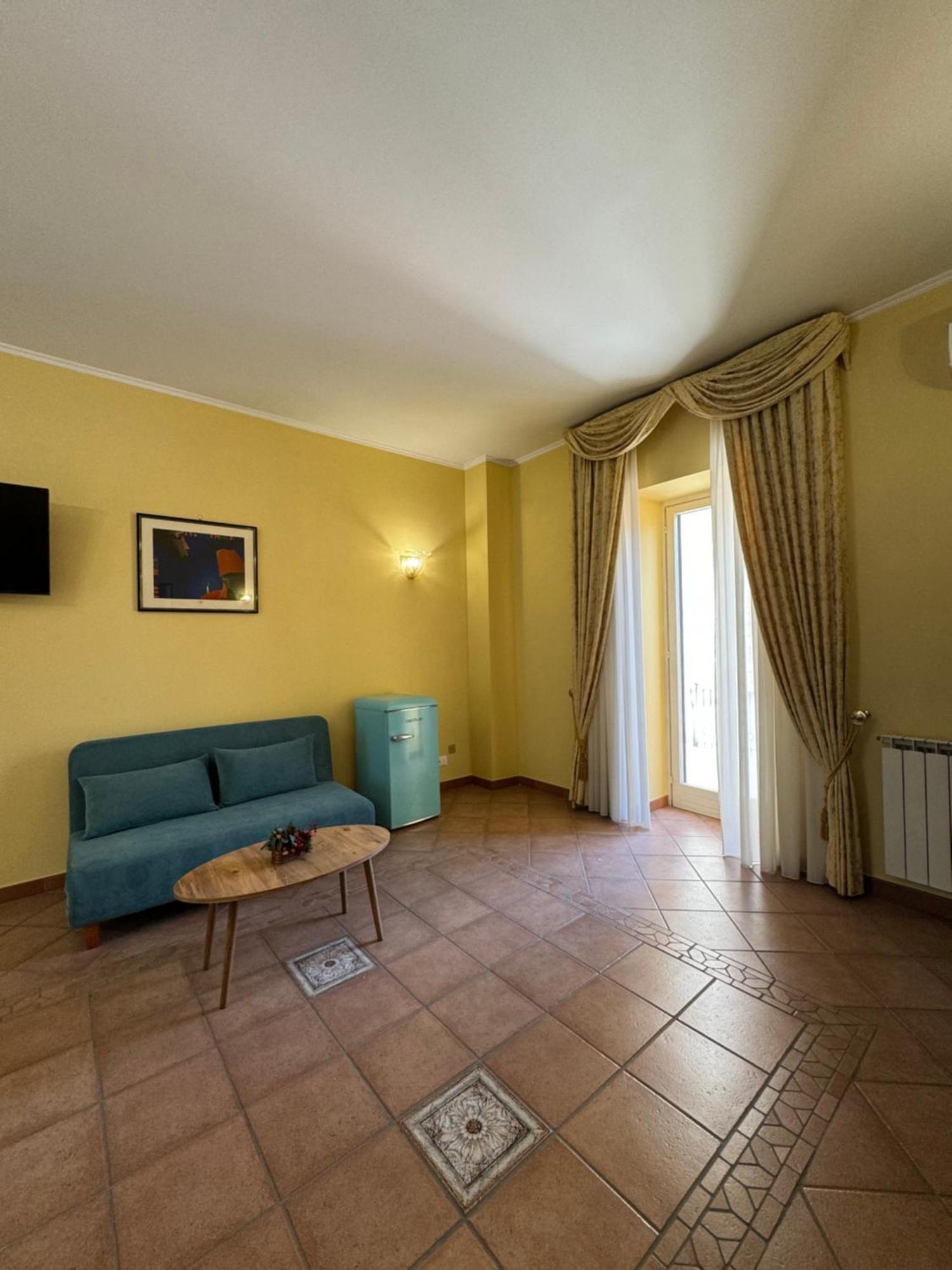 Casa Pepe - Fondi Vertice Rooms Εξωτερικό φωτογραφία
